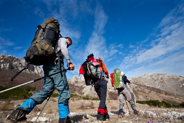 mountain-trekking.jpg