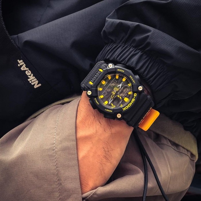 RELOJ CASIO G-SHOCK GA-900A-1A9 - YELLOW NEW WAVE