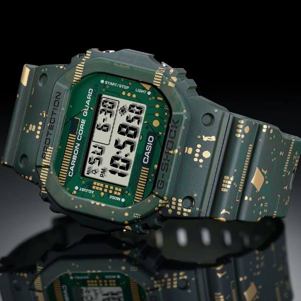 CASIO-DWE-5600CC-3DR G-SHOCK EDICION LIMITADA con tras correas y dos cajs