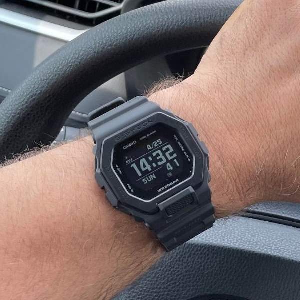 CASIO G-SHOCK GBX-100NS-1DR WR200M CASIO para deportes y uso cotidiano